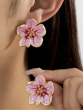 Gold-Trim Pink Flower Stud Earrings